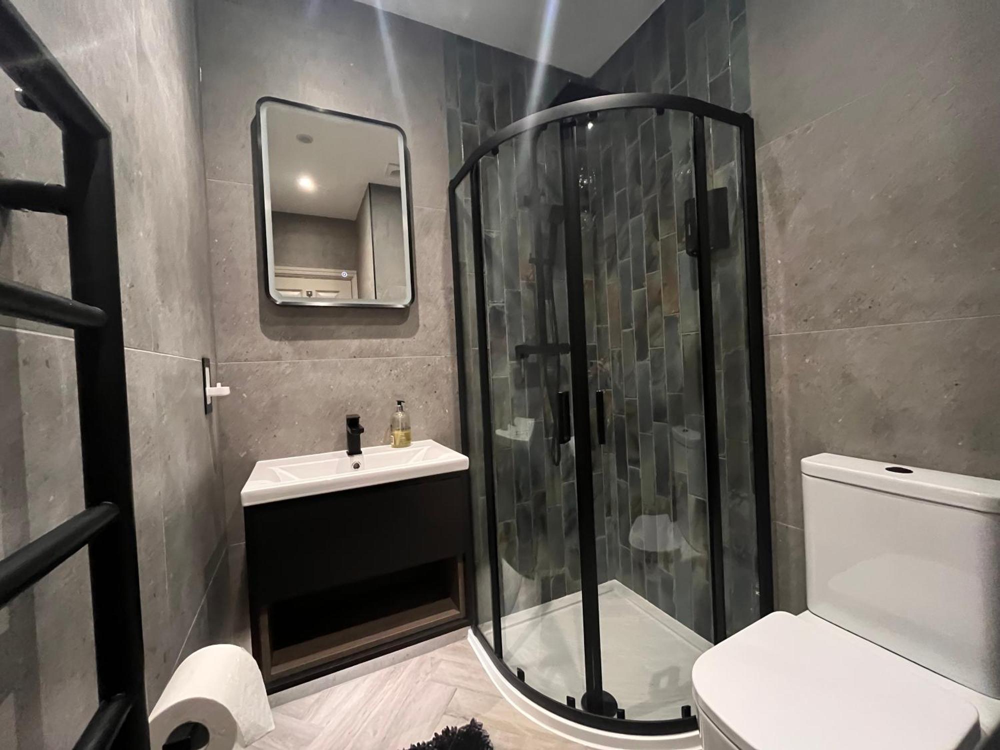 Central Private 1 Bed Flat Reading Eksteriør bilde