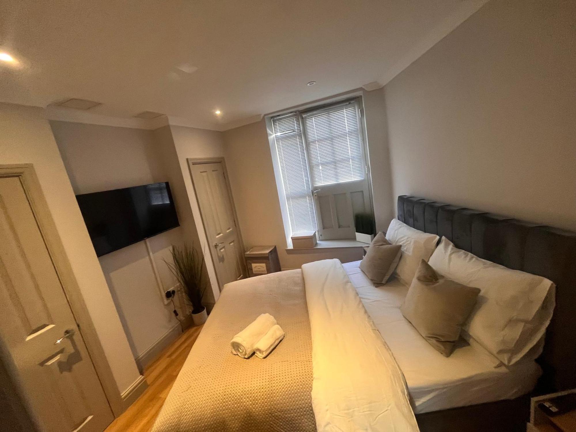 Central Private 1 Bed Flat Reading Eksteriør bilde