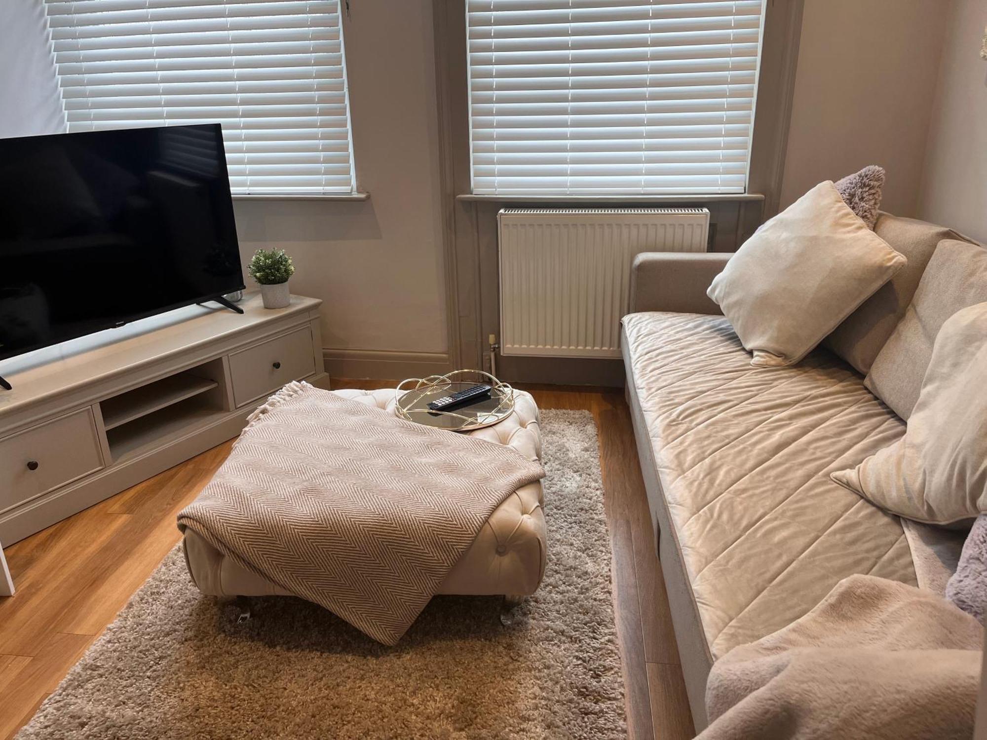 Central Private 1 Bed Flat Reading Eksteriør bilde
