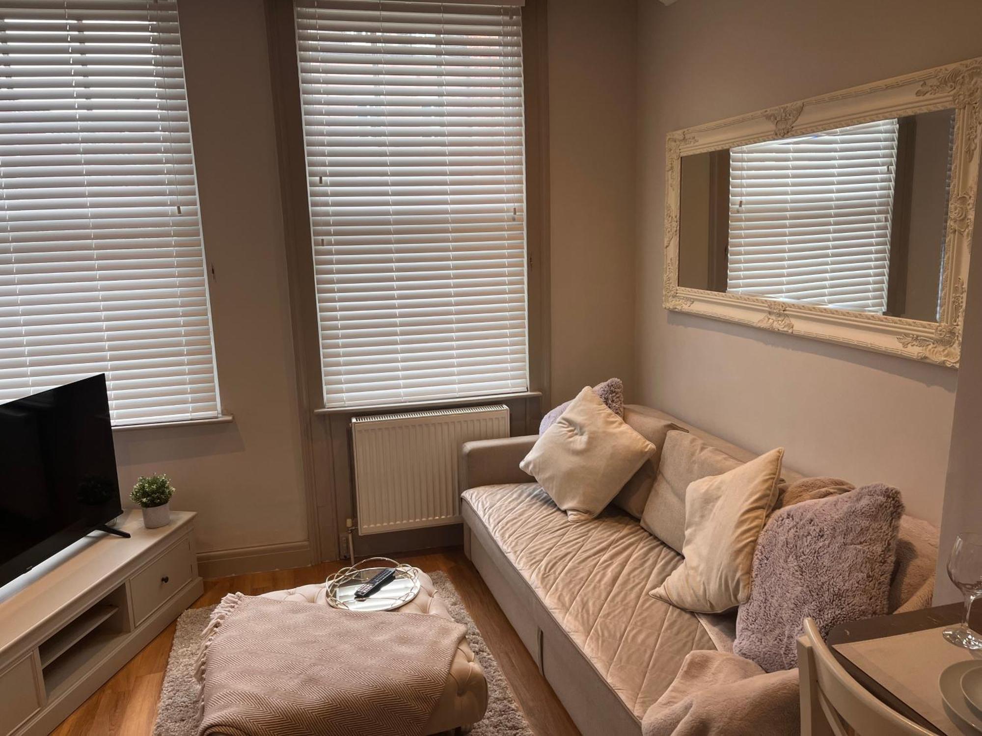 Central Private 1 Bed Flat Reading Eksteriør bilde